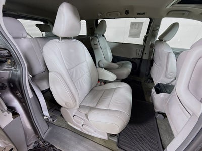 2015 Toyota Sienna XLE 8 Passenger