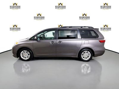 2015 Toyota Sienna XLE 8 Passenger