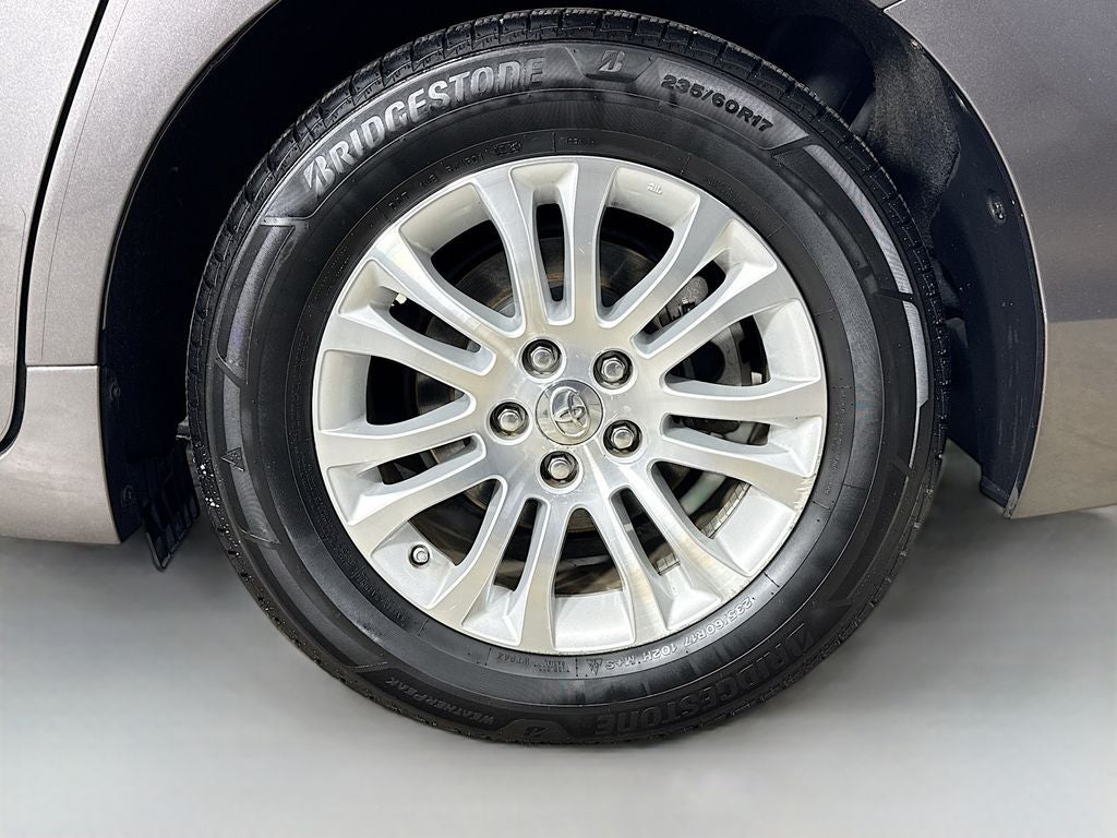 2015 Toyota Sienna XLE 8 Passenger