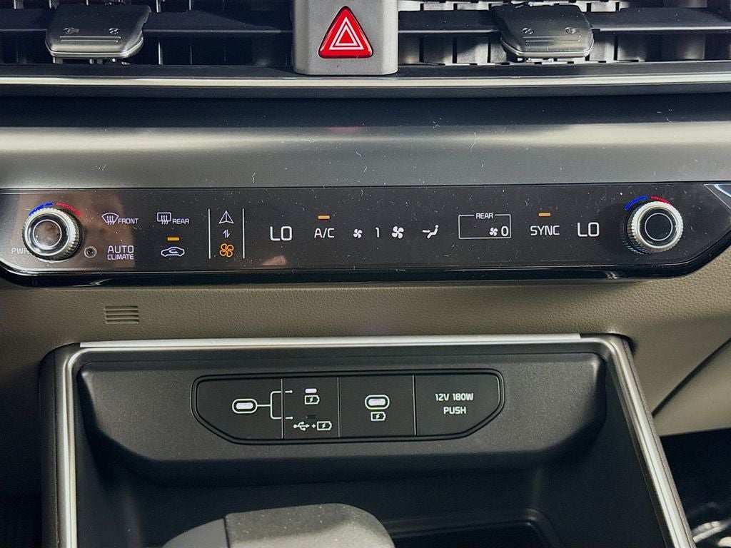 2026 Kia Carnival LX