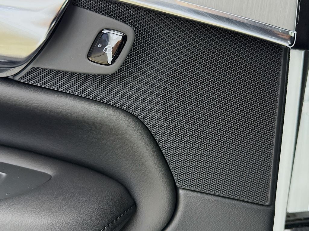 2025 Volvo XC90 B5 Core