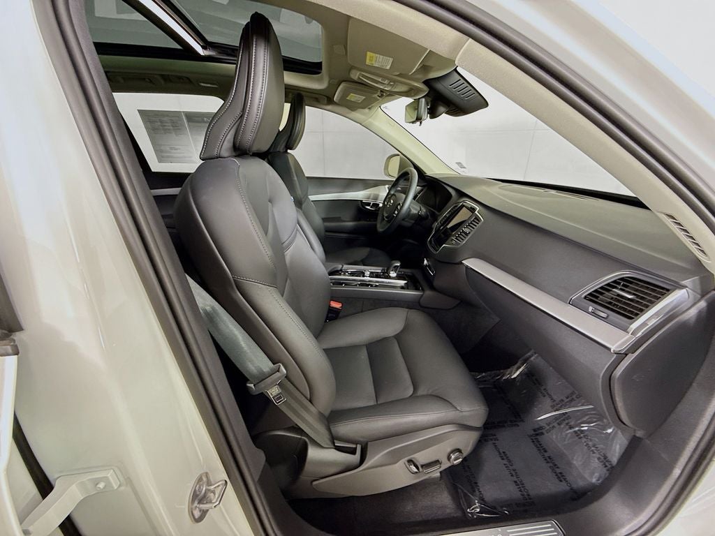 2025 Volvo XC90 B5 Core