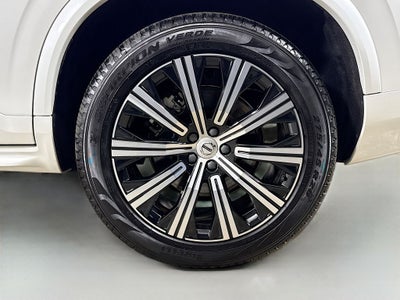 2025 Volvo XC90 B5 Core