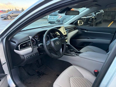 2022 Toyota Camry Hybrid SE