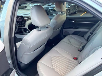 2022 Toyota Camry Hybrid SE