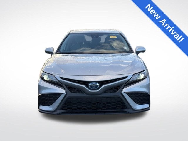 2022 Toyota Camry Hybrid SE