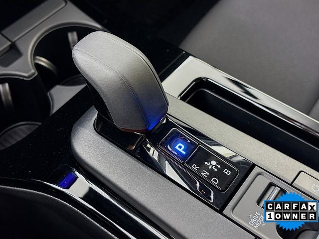 2025 Toyota Prius Plug-In Hybrid SE