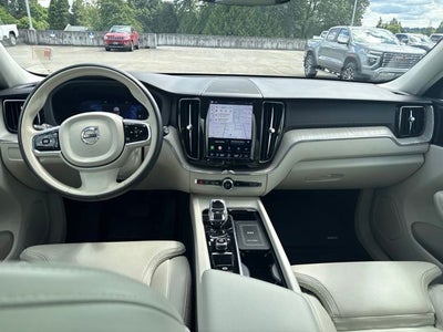 2023 Volvo XC60 B6 Ultimate Dark Theme