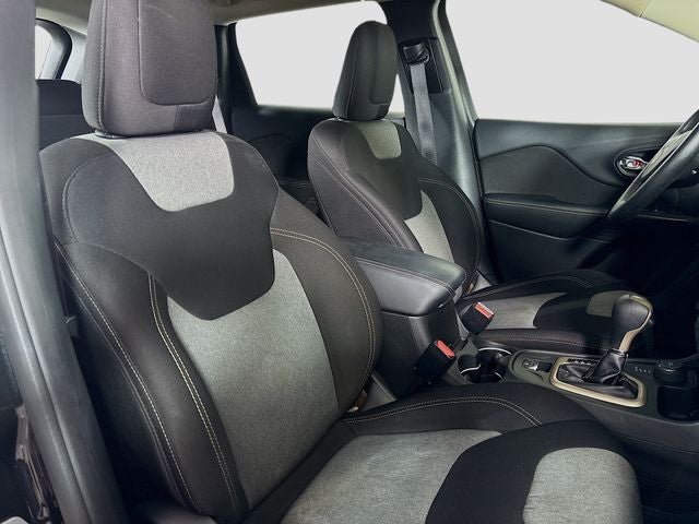 2015 Jeep Cherokee Sport