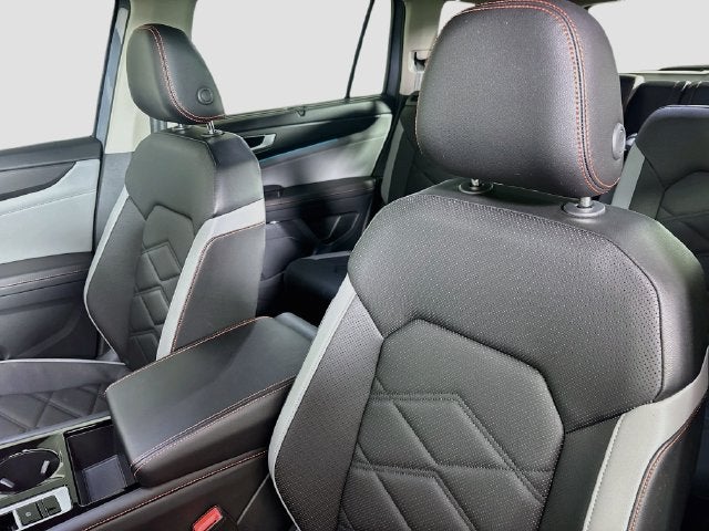 2024 Volkswagen Atlas 2.0T Peak Edition SE w/Technology