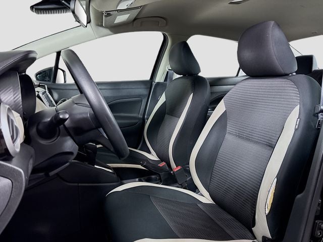 2022 Nissan Versa 1.6 SV