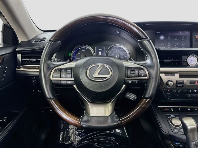 2017 Lexus ES 300h