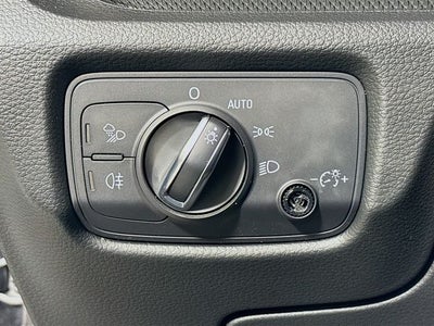 2018 Audi A3 e-tron 1.4t premium plus premium plus