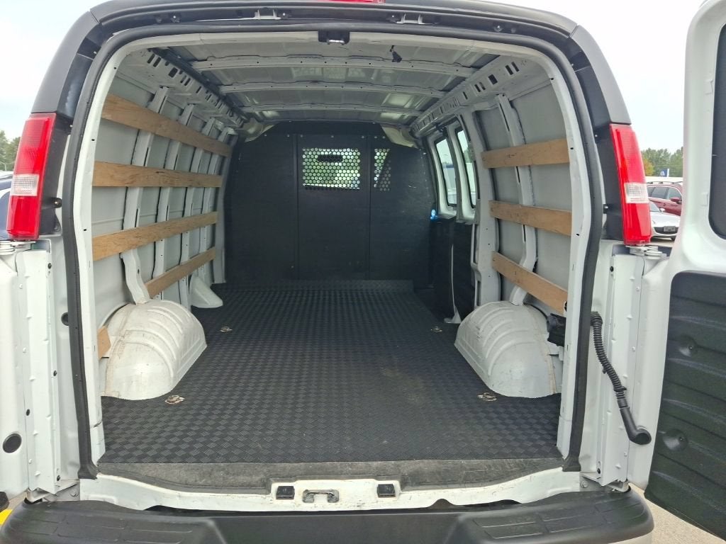 2025 GMC Savana Cargo Work Van