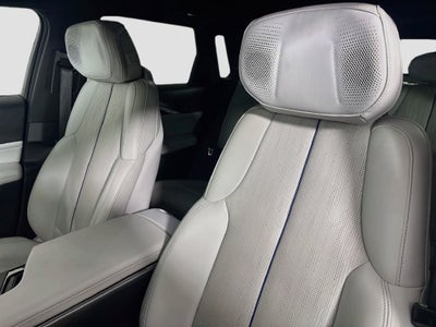 2024 Cadillac LYRIQ Luxury 2