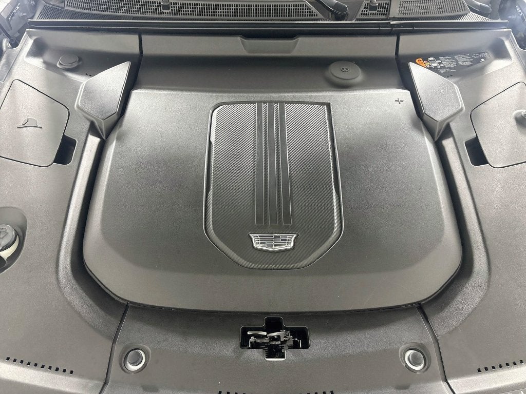 2024 Cadillac LYRIQ Luxury 2