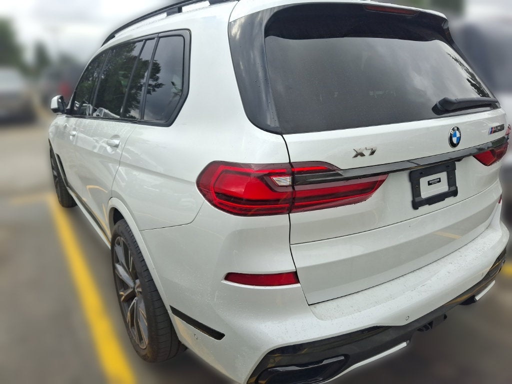 2021 BMW X7 M50i